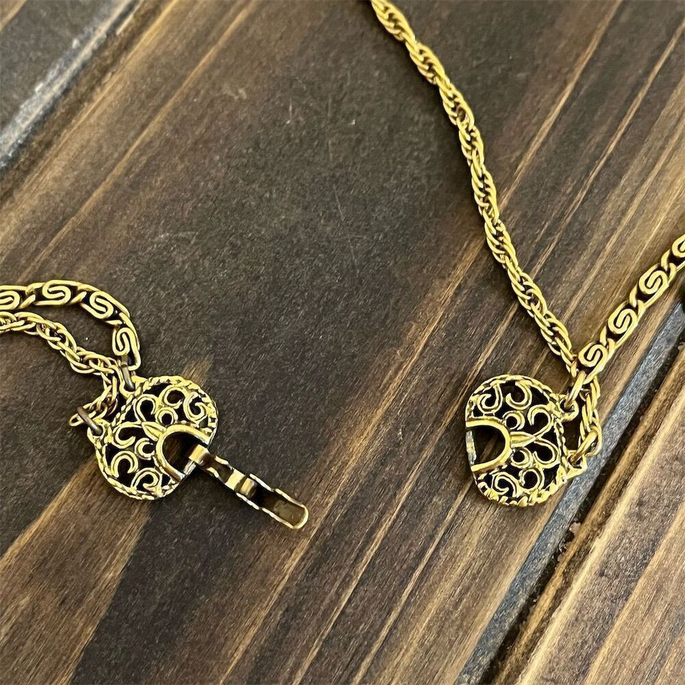 VTG Gold Tone Maltese Cross Medallion Double Byzantine Chain Locket Necklace - Picture 7 of 9